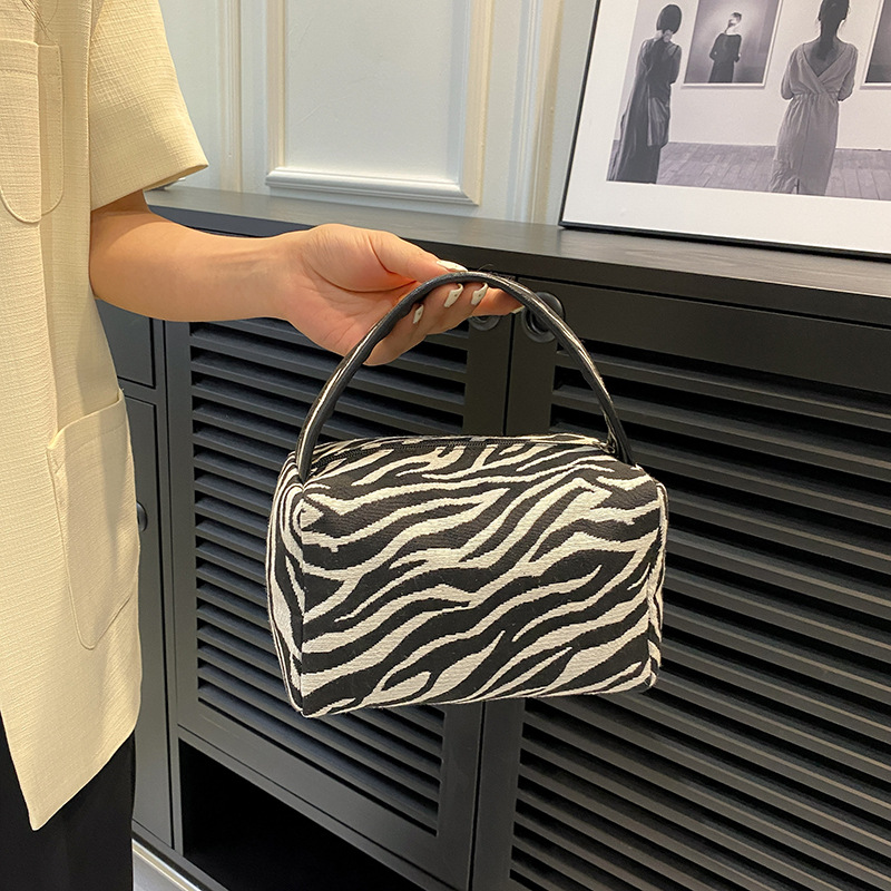 Bolsa de maquillaje de leopard - Luxury Skin Care reseña y precio